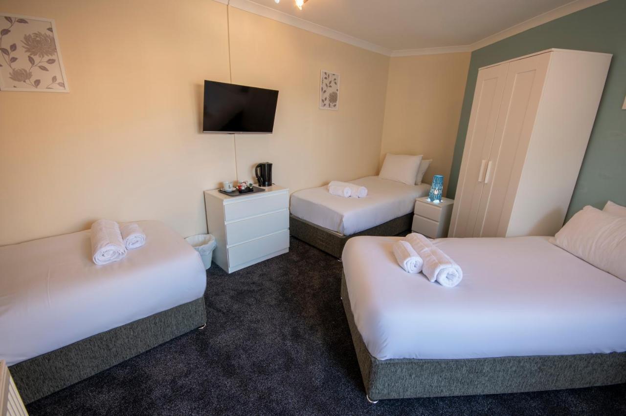 Irvine Riverside Guesthouse By Payman Club Extérieur photo