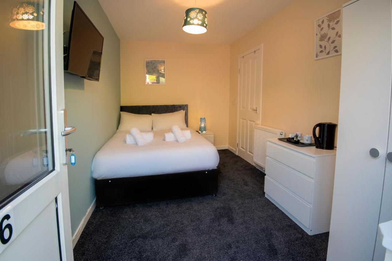 Irvine Riverside Guesthouse By Payman Club Extérieur photo