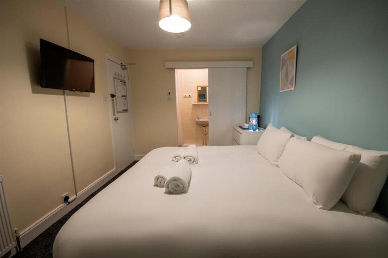 Irvine Riverside Guesthouse By Payman Club Extérieur photo